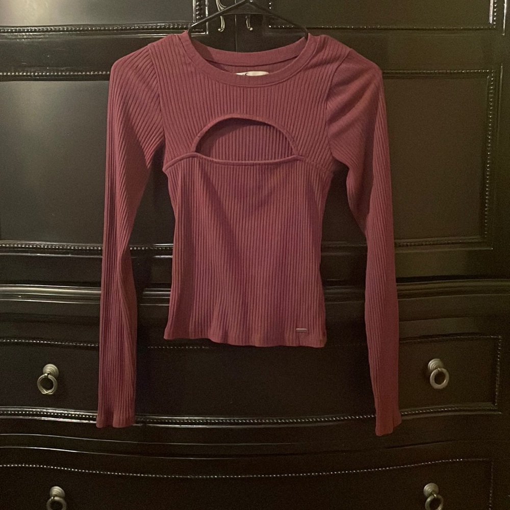 Hollister Cut Out Keyhole Long Sleeve Maroon Top